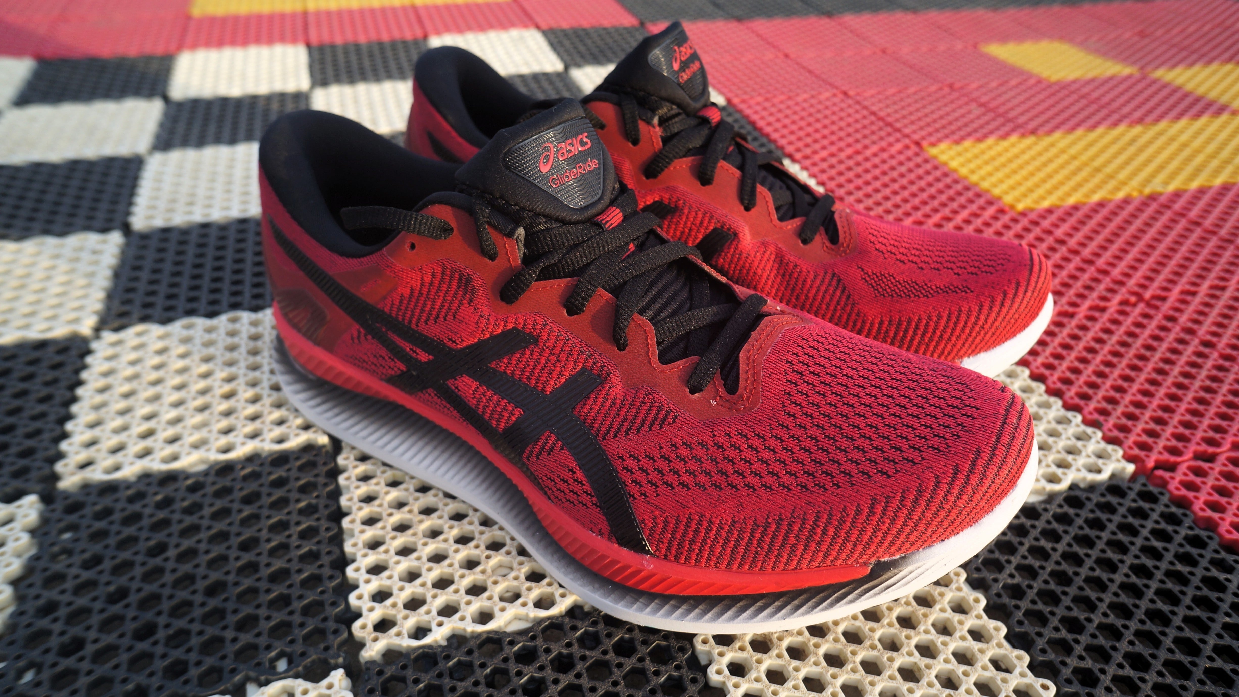 Gear Review: ASICS GlideRide for Easy Mileage Building in Long Runs |  JustRunLah!